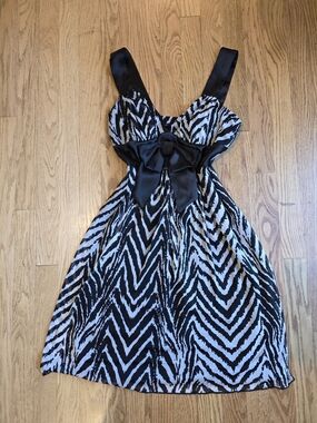 Vintage Y2K Enfocus Studio Black and White Zebra-Print Midi Dress with Satin Bow